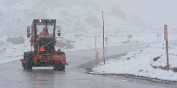 Se les advierte a los turistas no subir a altas montaña para evitar peligros en la ruta.