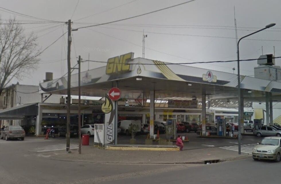 Cuatro personas detenidas tras el hallazgo de plantas de marihuana en el balcón de una casa