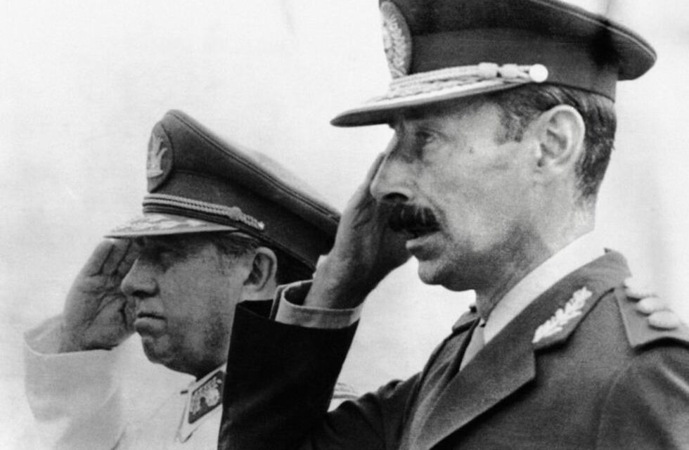Separan del cargo a un médico del Servicio Penitenciario que defiende a Videla