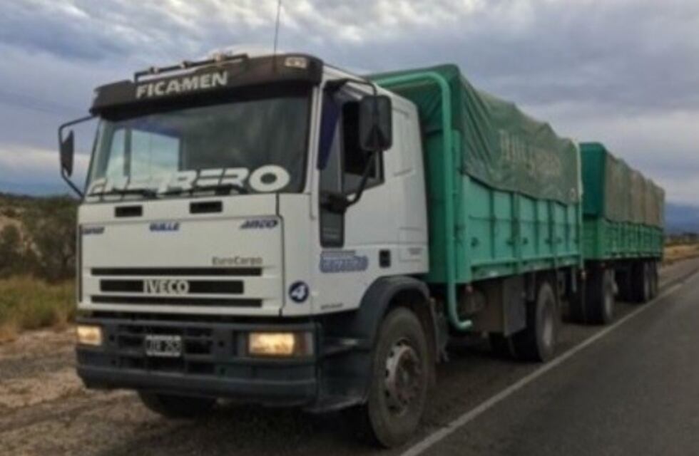 Insólito, le robaron la carpa del camión en una esquina de Pocito