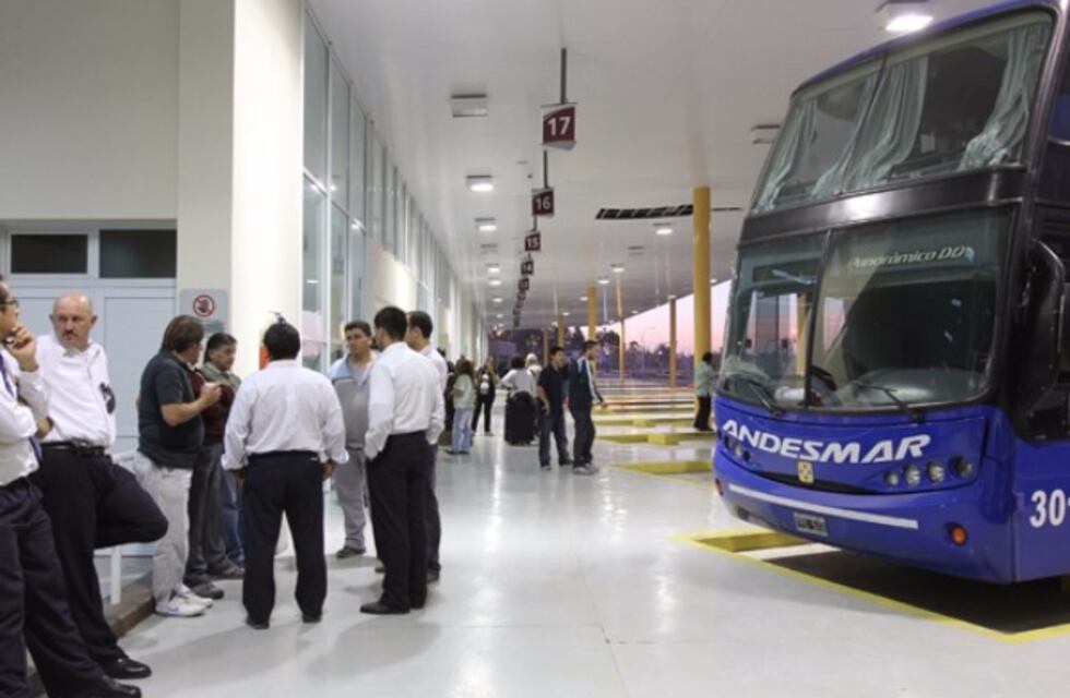 Andesmar levantó el paro esta madrugada y se normalizó el servicio de bus