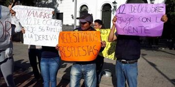 Los trabajadores revelaron que la única asistencia que tienen es un bolsón de comida\u002E