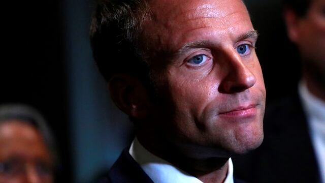 El presidente francés, Emmanuel Macron, habla con los periodistas (REUTERS / Yana Paskova)