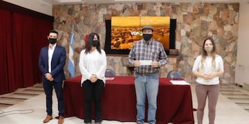 Alivio para los centros vecinales de Carlos Paz: recibieron el subsidio anual