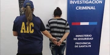 Un chico está en estado crítico con su cuerpo quemado y detuvieron a su mamá (AIC)