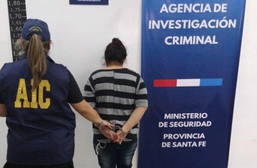 Un chico está en estado crítico con su cuerpo quemado y detuvieron a su mamá