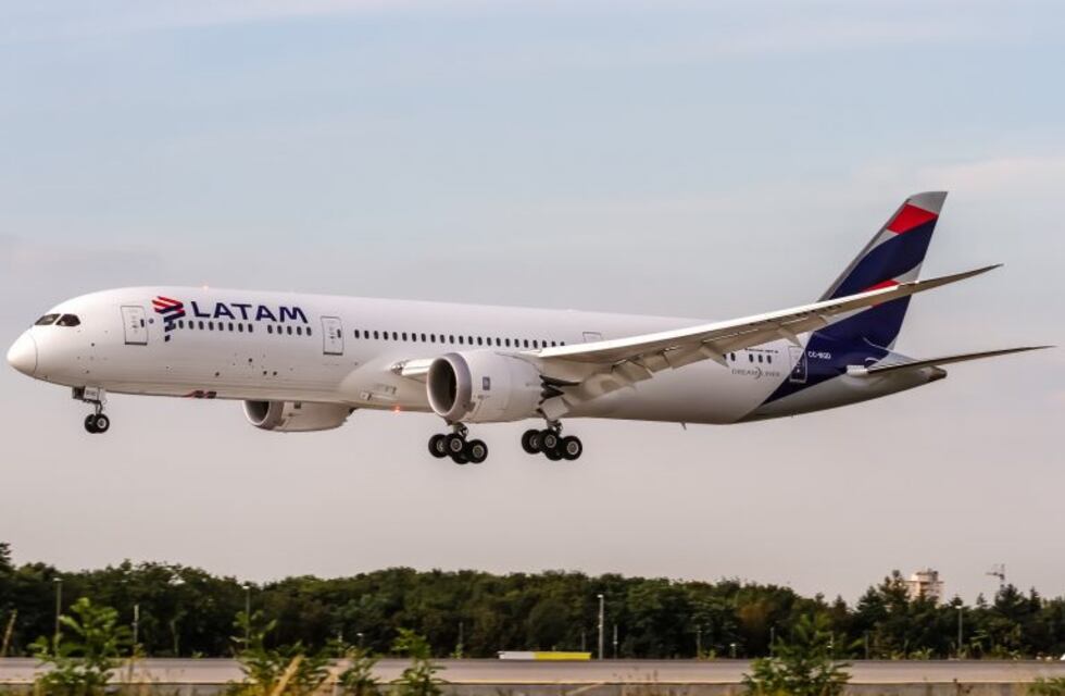 Por una nueva norma, las compañías aéreas podrán vender pasajes más baratos