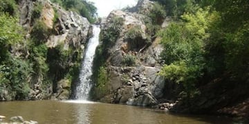 Salto La Estancita\u002E Río Ceballos