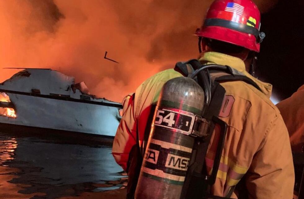 Estados Unidos: la Guardia Costera cree que murieron los 34 pasajeros del barco incendiado