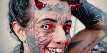 Una mujer se tatuó todo el cuerpo para parecerse al diablo