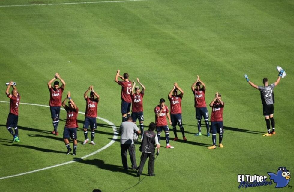 Balde de agua fría: Talleres perdió con Estudiantes y malogró un penal