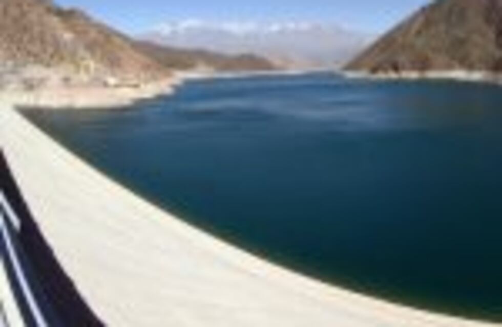 La guerra por el agua: apareció otro reclamo millonario en Potrerillos