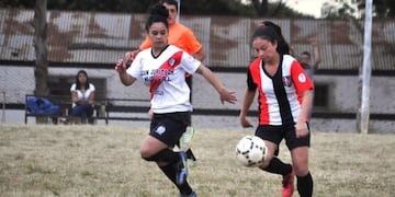 El Seleccionado Femenino de la Liga Regional Obereña de Fútbol se midió con Ex Alumnos 185 para elegir las jugadores definitivas\u002E (Meridiano 55)