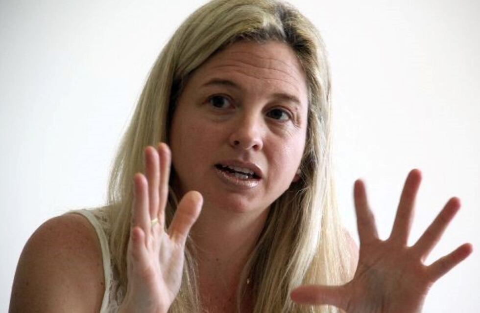 Delincuentes armados asaltaron a una fiscal en su casa de barrio Colón