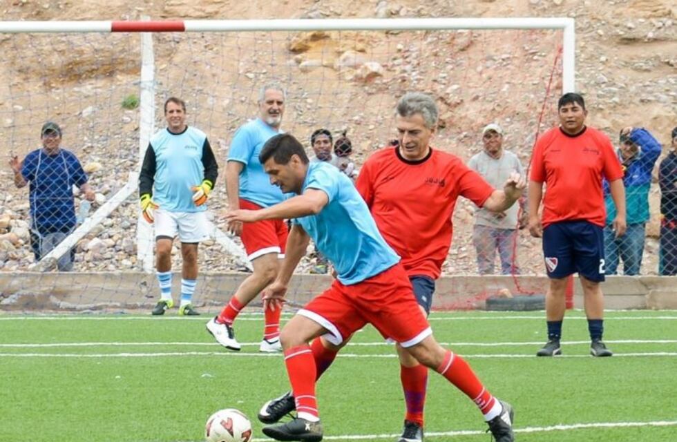 Mauricio Macri jugó al fútbol en la cancha de mayor altura de Argentina