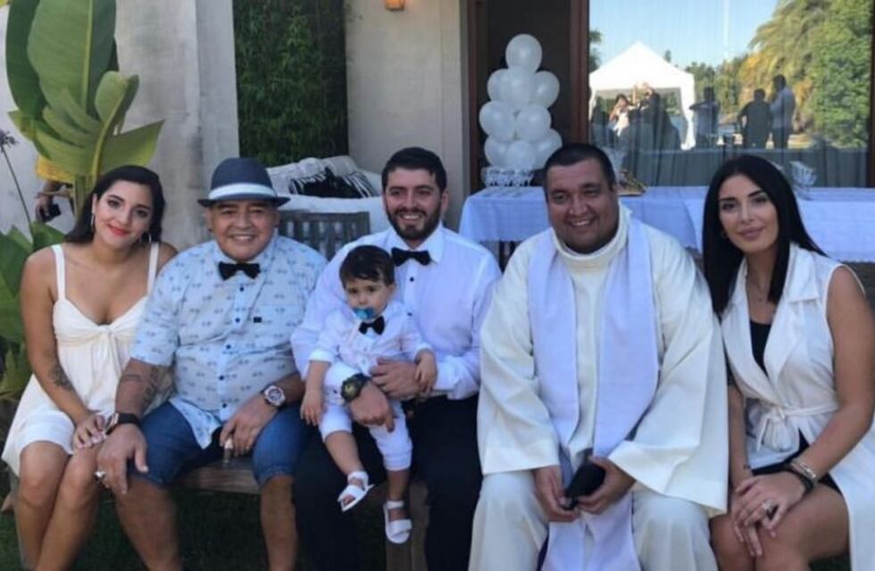Diego Maradona se convirtió en padrino de su nieto Dieguito Matías