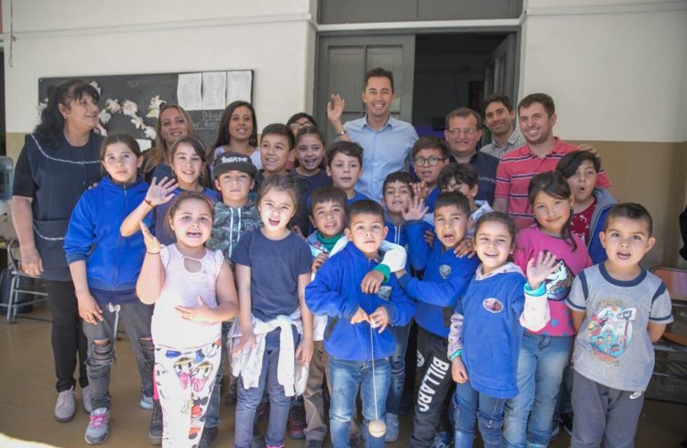 Del Dique San Roque a Illinois: la escuelita que mide la lluvia y el embalse y no tenía Internet