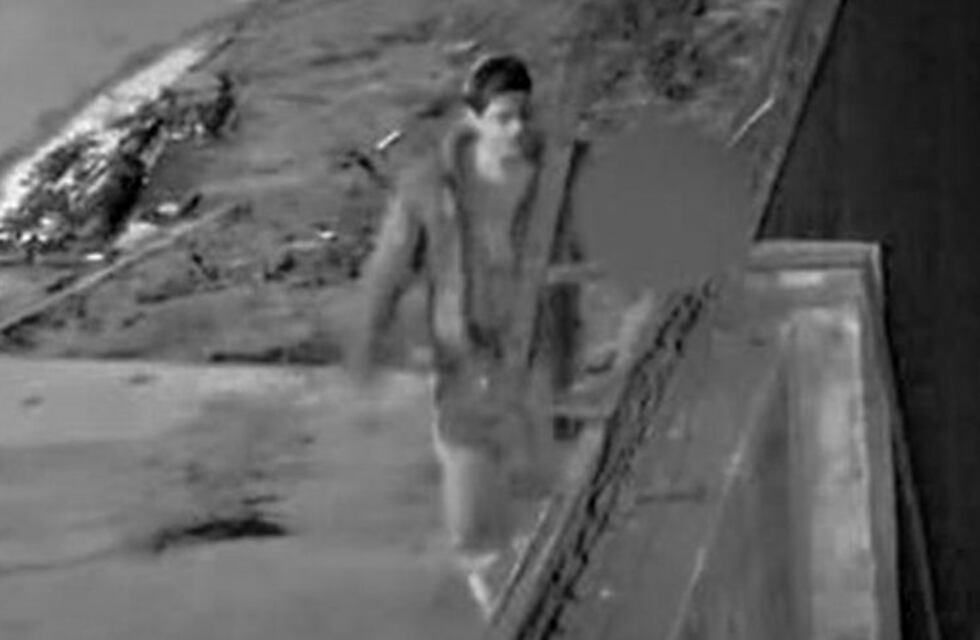 El violador de Marcos Paz no aparece y su víctima vuelve a la escuela