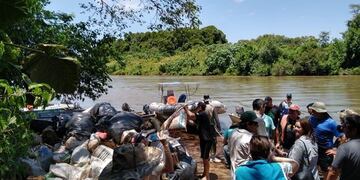 Limpieza del río Uruguay