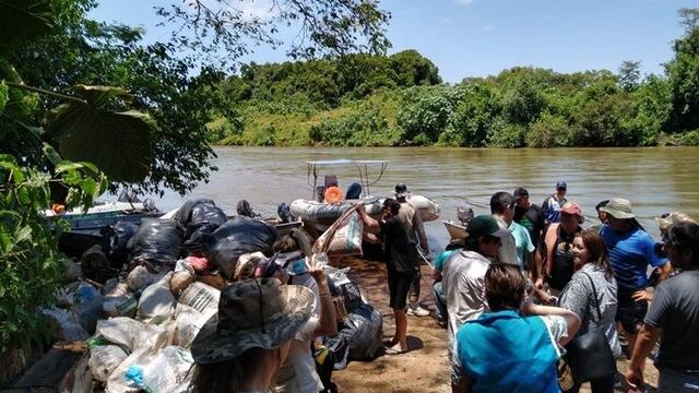 Limpieza del río Uruguay