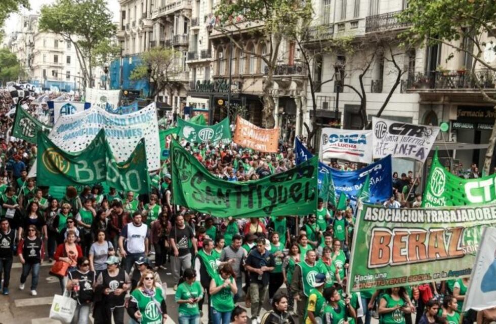 ATE confirmó el paro nacional para el jueves por despidos en el Estado
