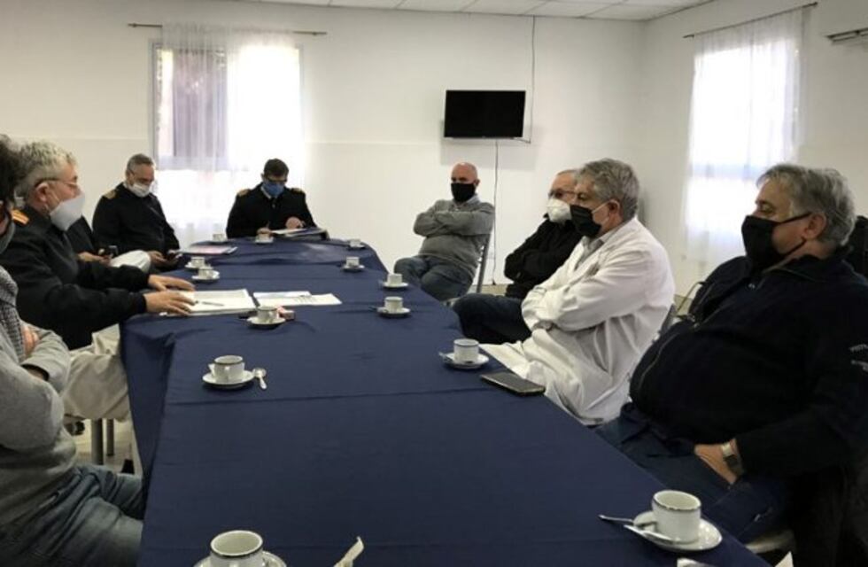Coronavirus: reunión entre autoridades del Hospital Naval y del Municipal