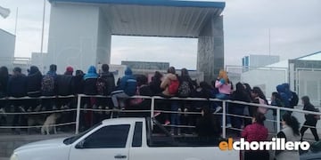 Padres y alumnos se autocontovaron frente a la institución educativa de San Luis\u002E