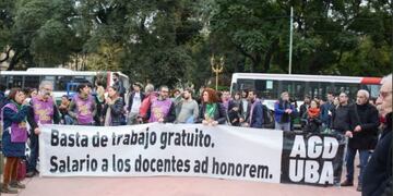 El viernes, en una reunión que se va a hacer en la Plaza de Mayo, se acordará si la próxima semana habrá clases o no\u002E