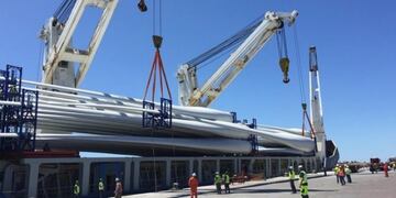 Llegaron los aerogeneradores del parque eólico Kosten