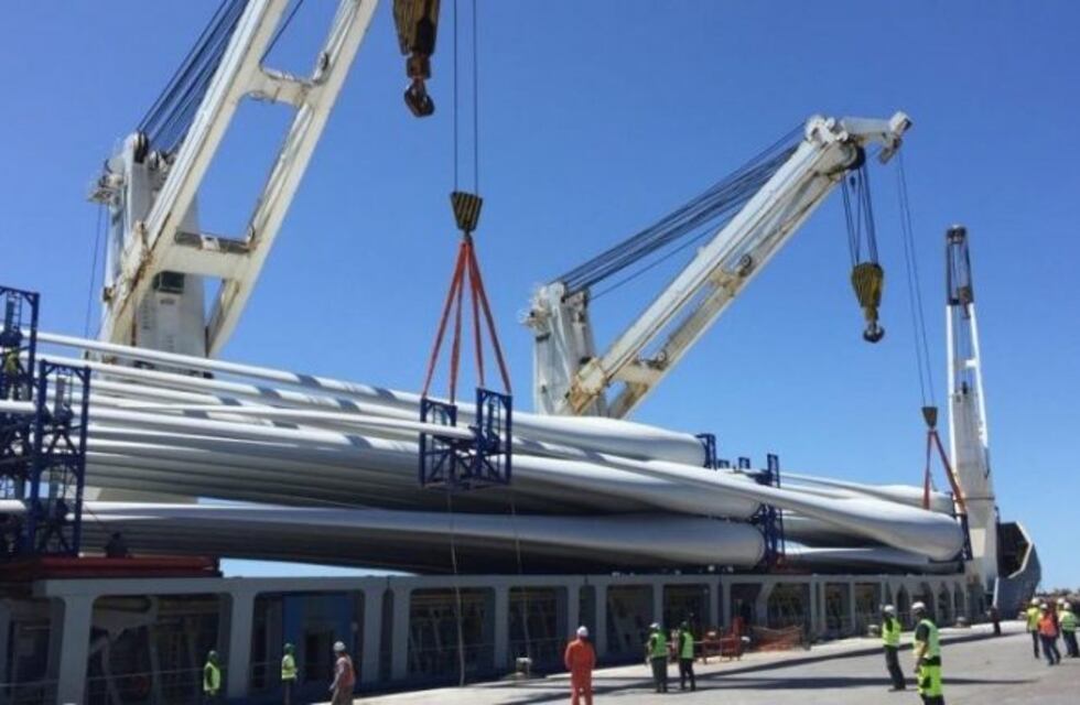 Llegaron los aerogeneradores del parque eólico Kosten