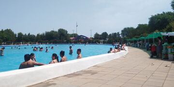 La piscina del balneario tiene la superficie mas grande de La Pampa (Vía Santa Rosa)
