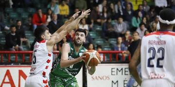 Atenas perdió ante Quimsa como local y sumó su segunda derrota en fila\u002E (Atenas Oficial)