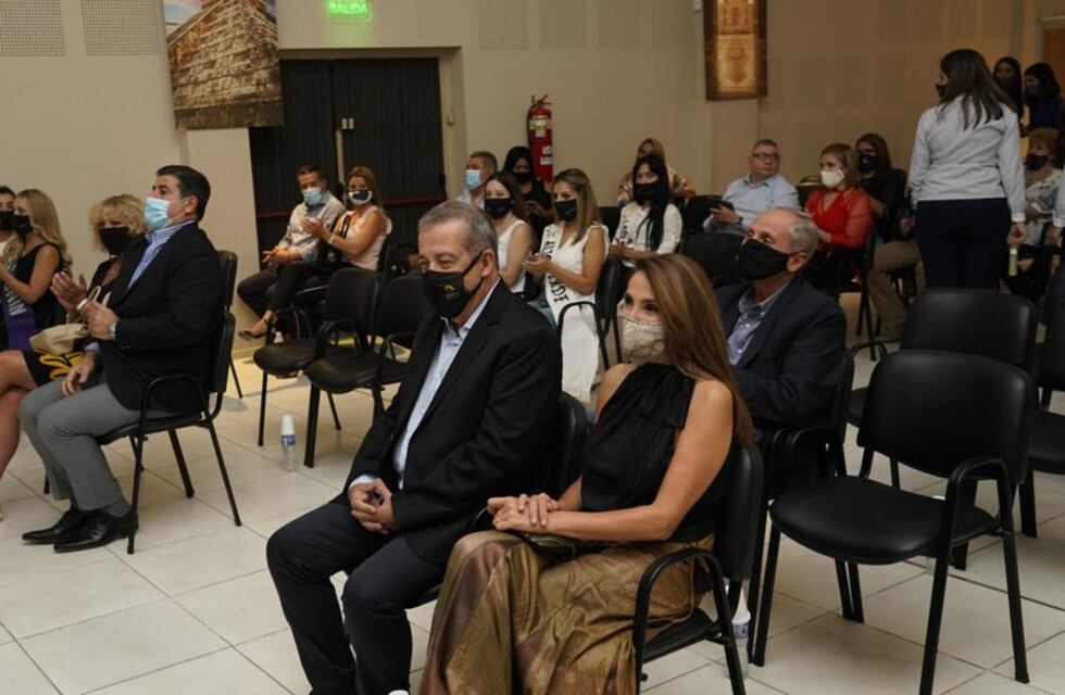 Junín tuvo su “Vendimia de un mañana puesto de pie”