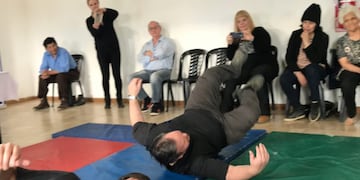 Equipo del CAT en plena practica de prevención en caídas tolhuin, Tierra del Fuego