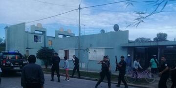 Denuncian represión policial en barrio Toba