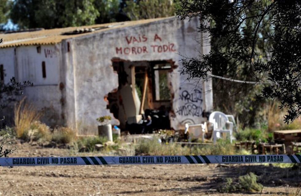 Encontraron a dos niños enterrados en España y su padres están detenidos