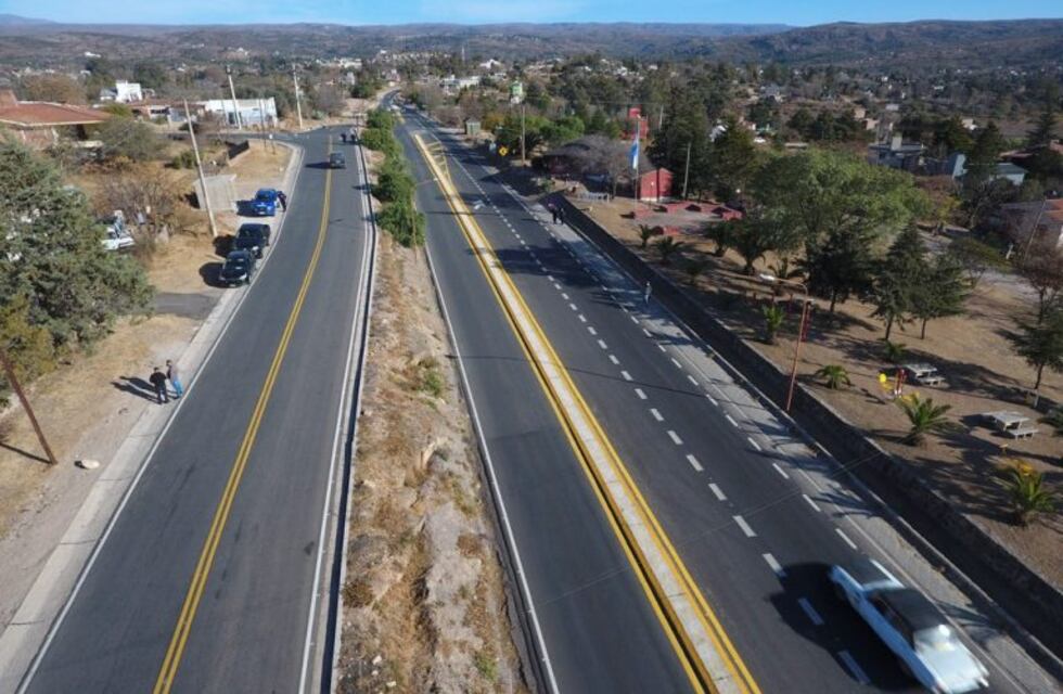 El Gobernador Juan Schiaretti inauguró la pavimentación entre Cabalango y Tanti
