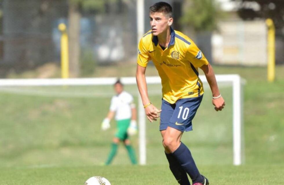 El heredero: Francesco Lo Celso firmó la extensión de su contrato