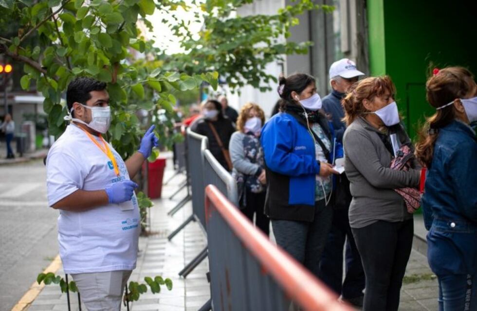 Cobro de haberes: voluntarios asistirán a los adultos mayores en las entidades bancarias