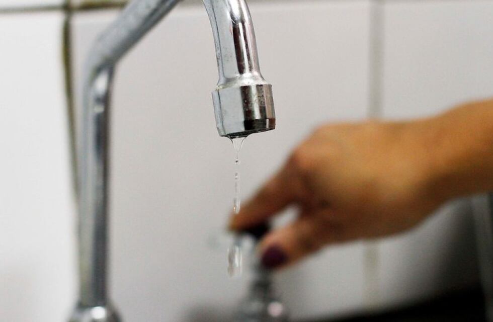 Baja presión de agua en Rosario y Villa Gobernador Gálvez por desperfectos en desagües de Aguas Santafesinas