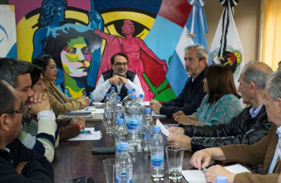 Aguiar encabezó reunión con la comisión Jujuy Abanderados de la Patria