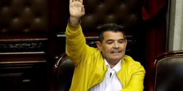 ARG01\u002E BUENOS AIRES (ARGENTINA), 18/12/2018\u002E- El diputado oficialista Alfredo Olmedo interviene durante el debate del proyecto de ley que busca agravar las penas de los actos de violencia que se cometan en los estadios de fútbol y el proyecto que prevé la creación del \