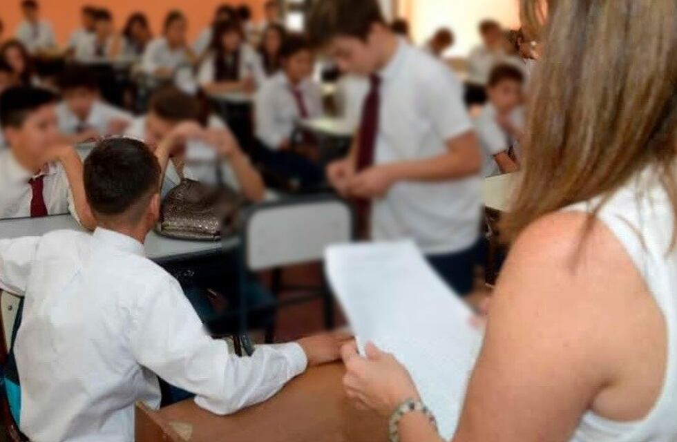 Los padres adolescentes podrán faltar un mes al colegio y no quedar libres