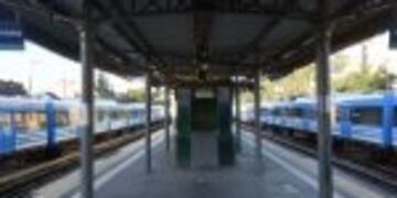 DYN300, BUENOS AIRES 19/12/16, PARO DE TRANSPORTE ESTACION CASTELAR FERROCARRIL SARMIENTO.FOTO-DYN/EZEQUIEL PONTORIERO.