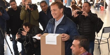 Rodolfo Suarez votando en las elecciones PASO 2019