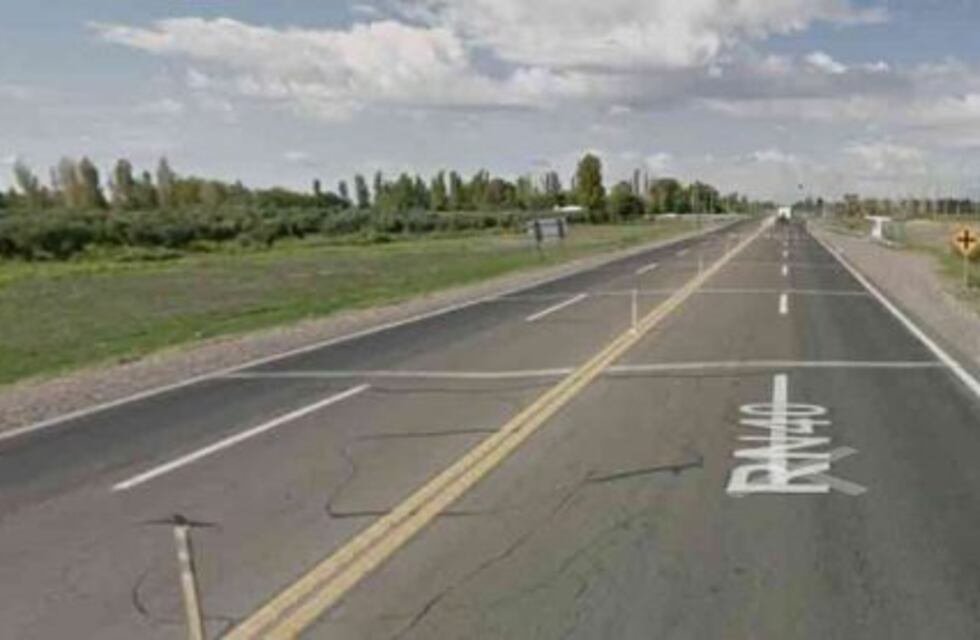 Transportaba obreros en la caja y volcó en plena ruta