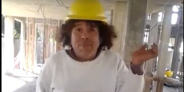 El albañil cordobés que imita a La Mona Jiménez y que es furor en Internet\u002E