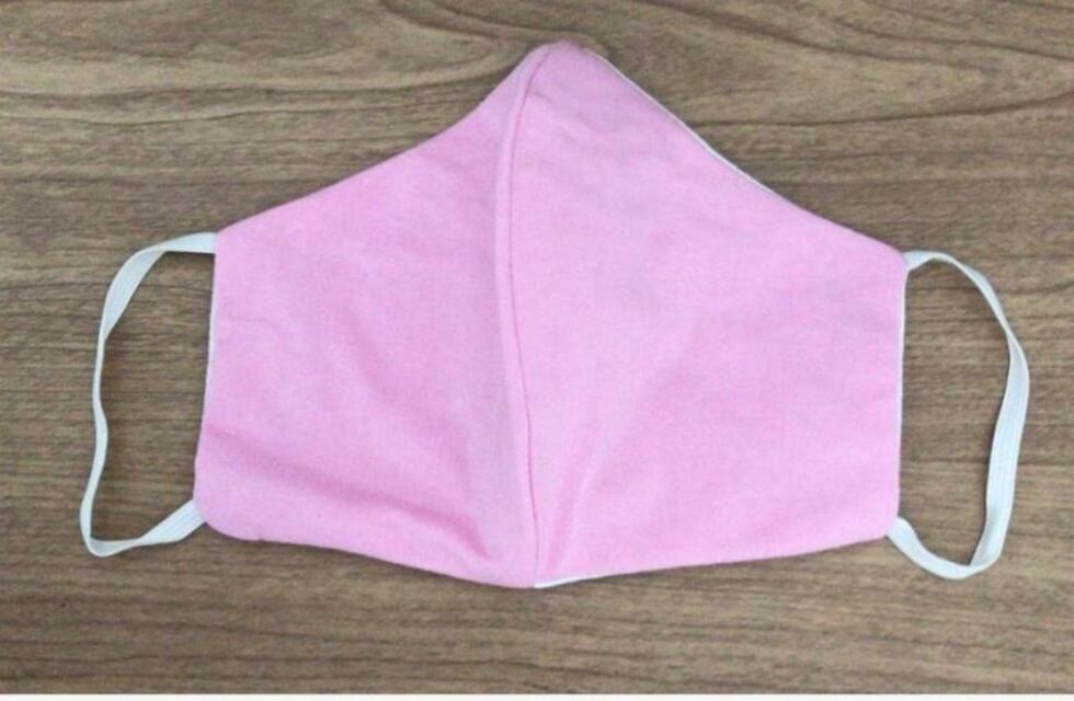 Arroyito: venden barbijos rosas para recaudar fondos para tratamientos oncológicos