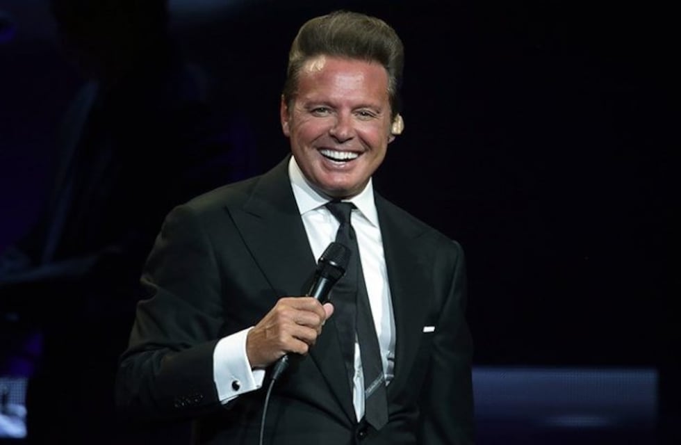 ¡Otra vez borracho! Luis Miguel fue abucheado en un show en vivo