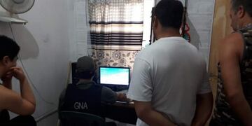 Gendarmería hizo un allanamiento durante la madrugada en una casa ubicada en avenida Colón\u002E